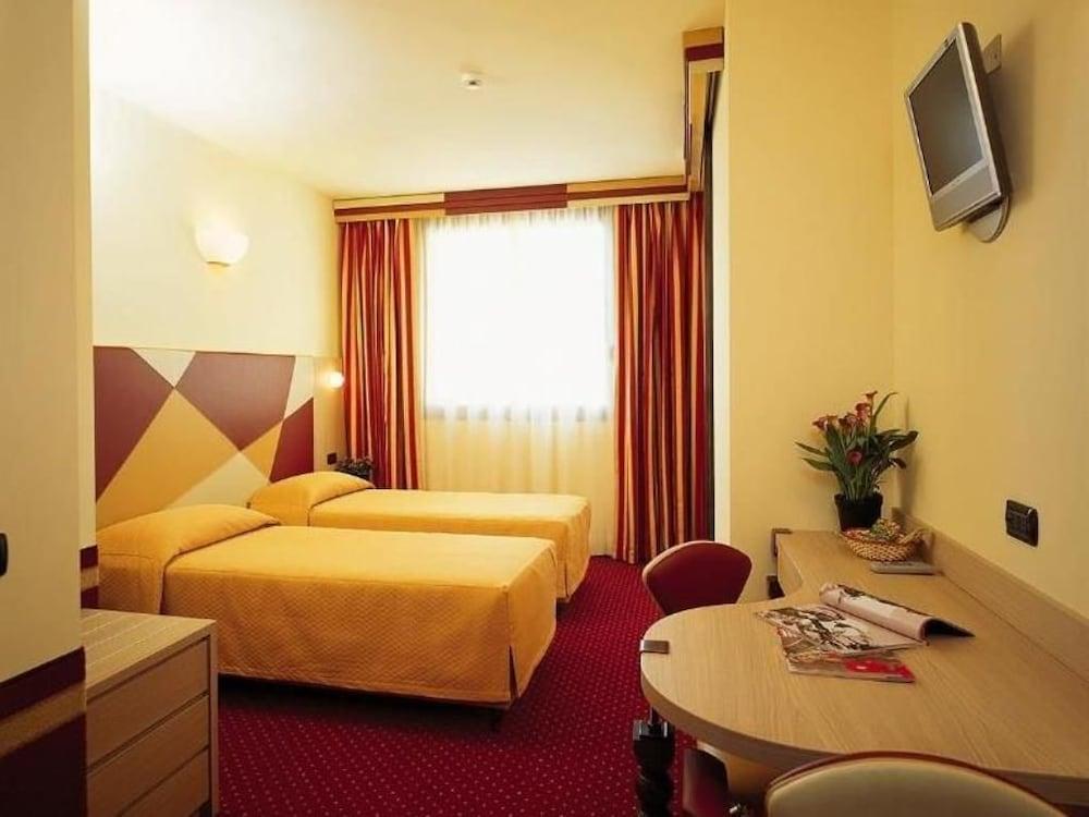 Art&Hotel Aeroporto Stezzano Camera foto